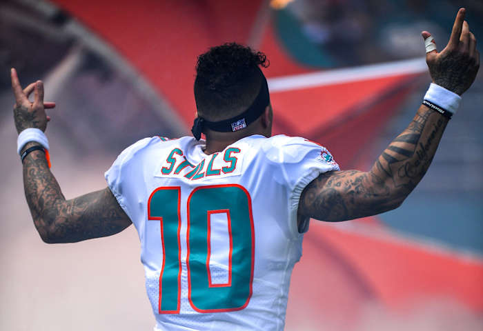 kenny-stills-dolphins-back.jpg